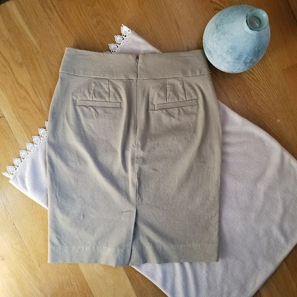 New Banana Republic Khaki Skirt - Picture 2 of 4
